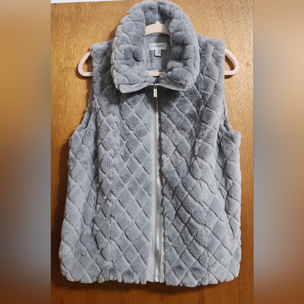 Carmen Marc Valvo Gray Quilted Faux Fur Vest